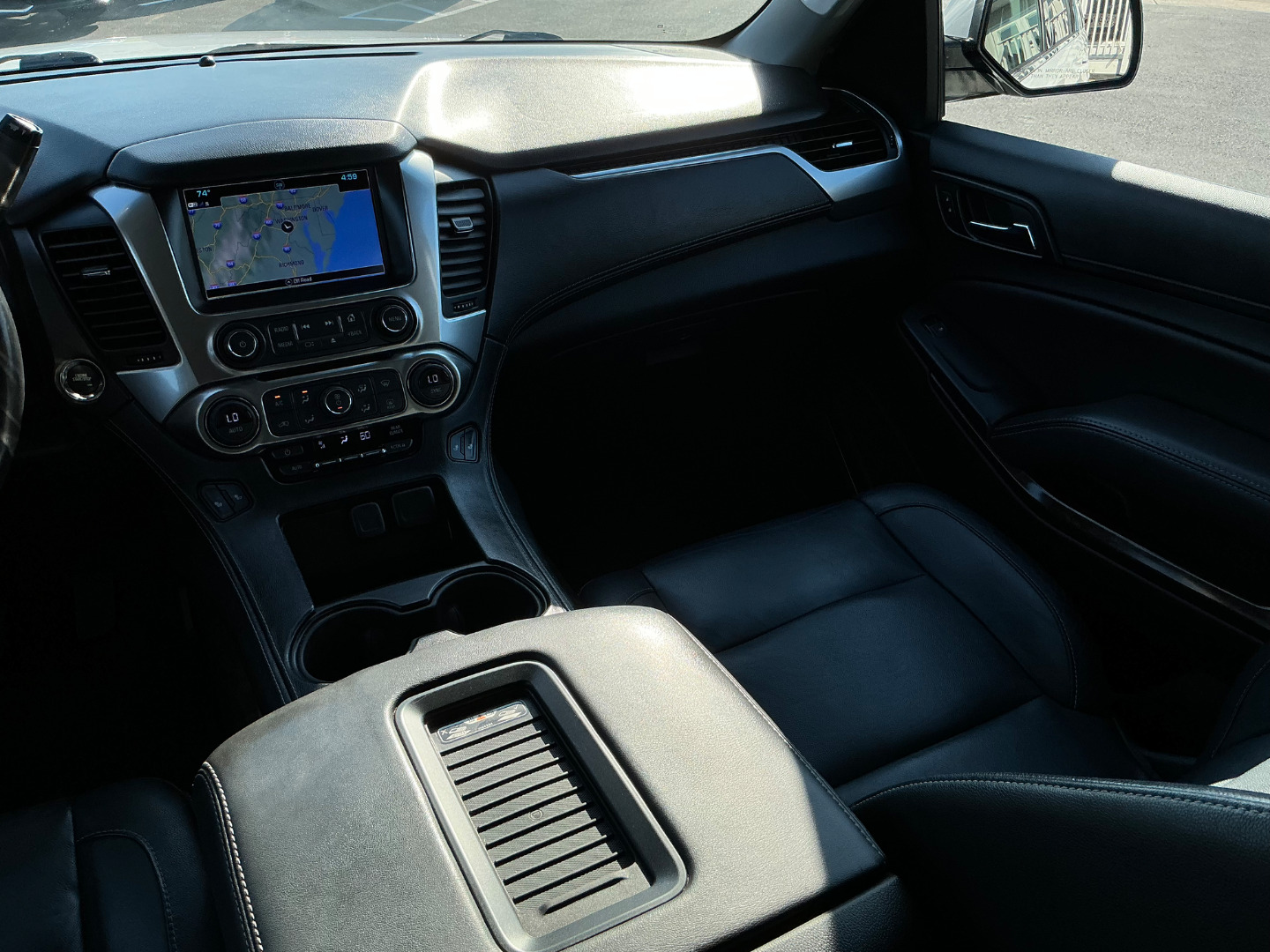 2017 Chevrolet Tahoe LT photo 16