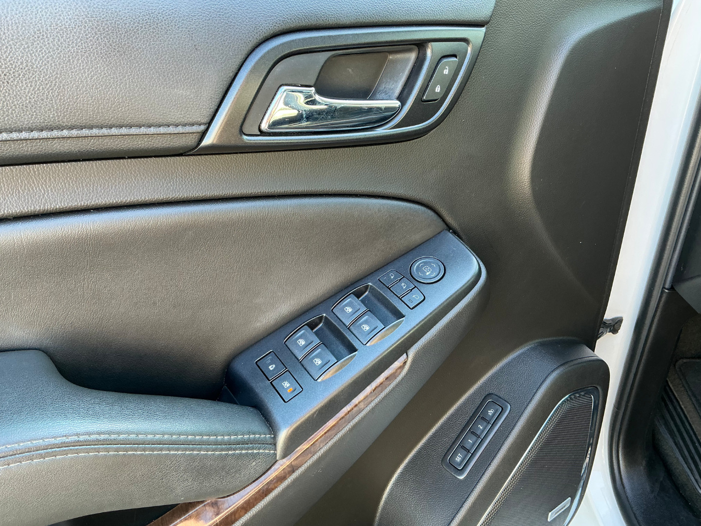 2017 Chevrolet Tahoe LT photo 19