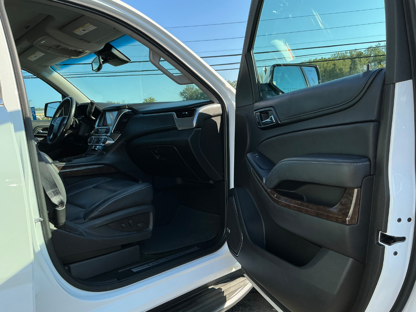 2017 Chevrolet Tahoe LT photo 29
