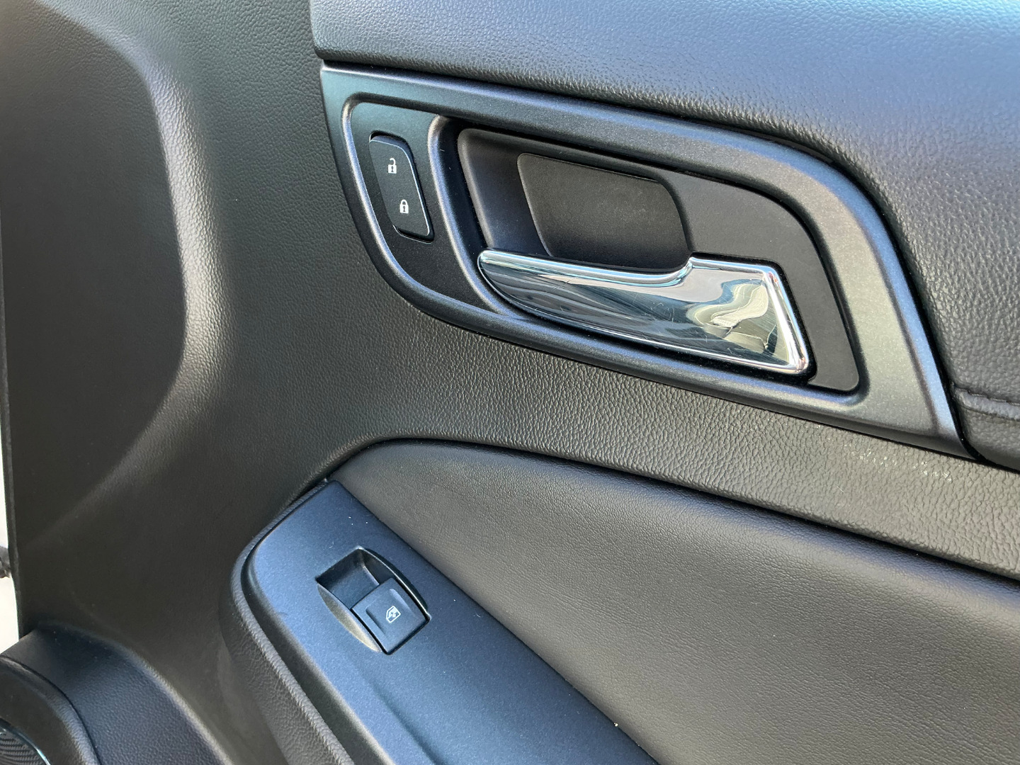 2017 Chevrolet Tahoe LT photo 31
