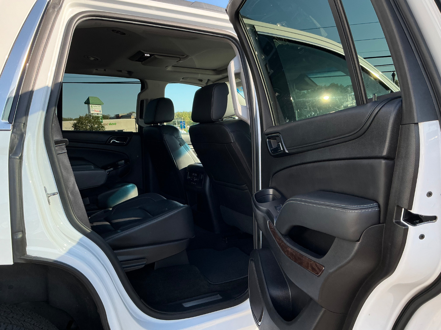 2017 Chevrolet Tahoe LT photo 34