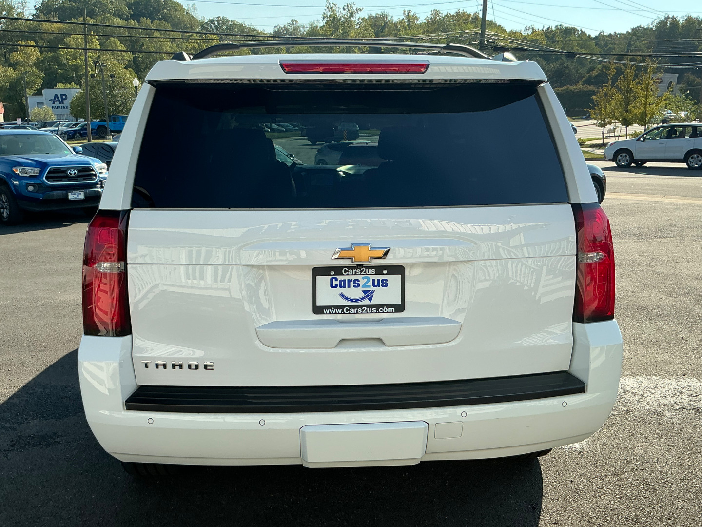 2017 Chevrolet Tahoe LT photo 3