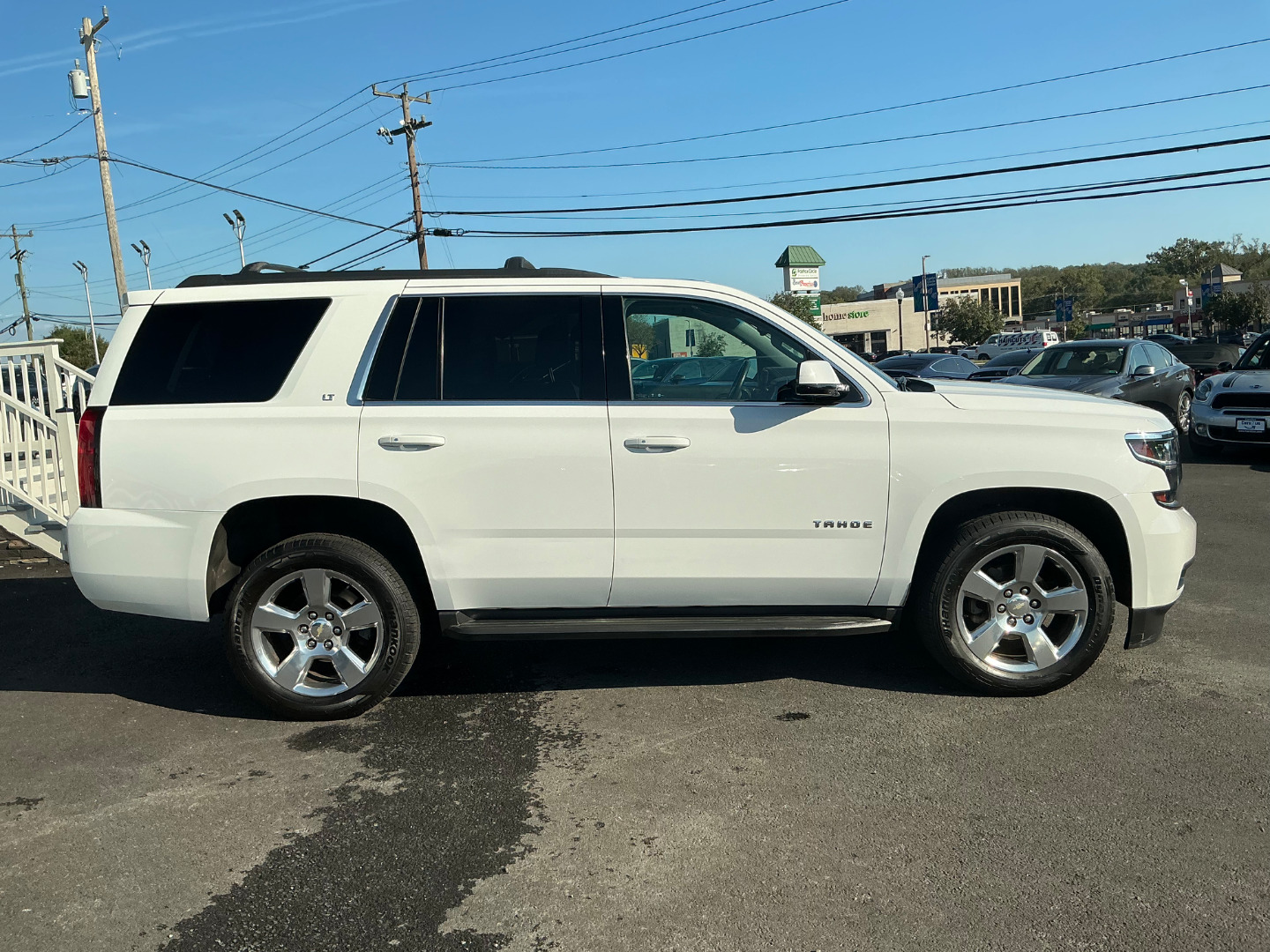 2017 Chevrolet Tahoe LT photo 4