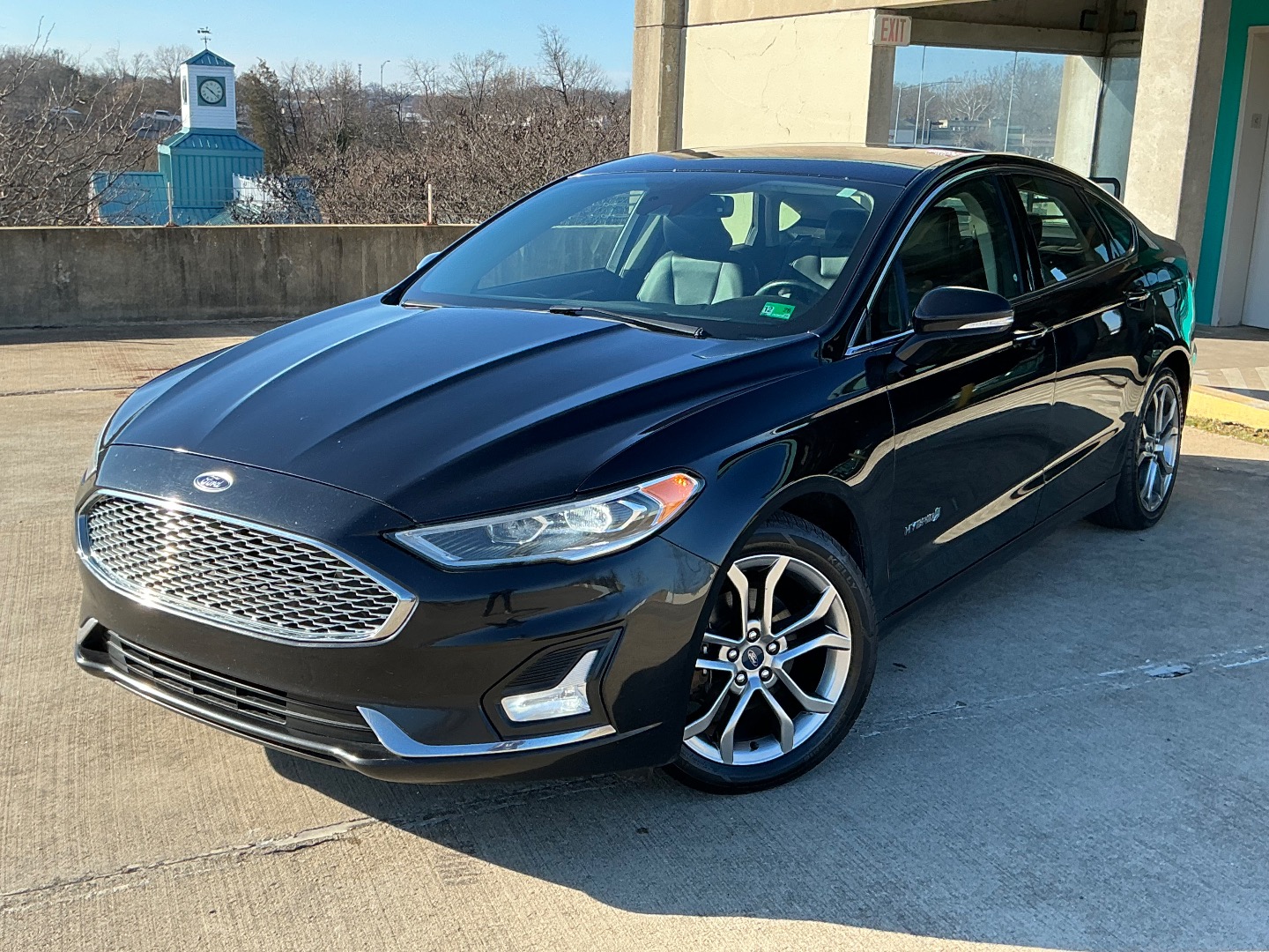 2019 Ford Fusion Hybrid Titanium's photo