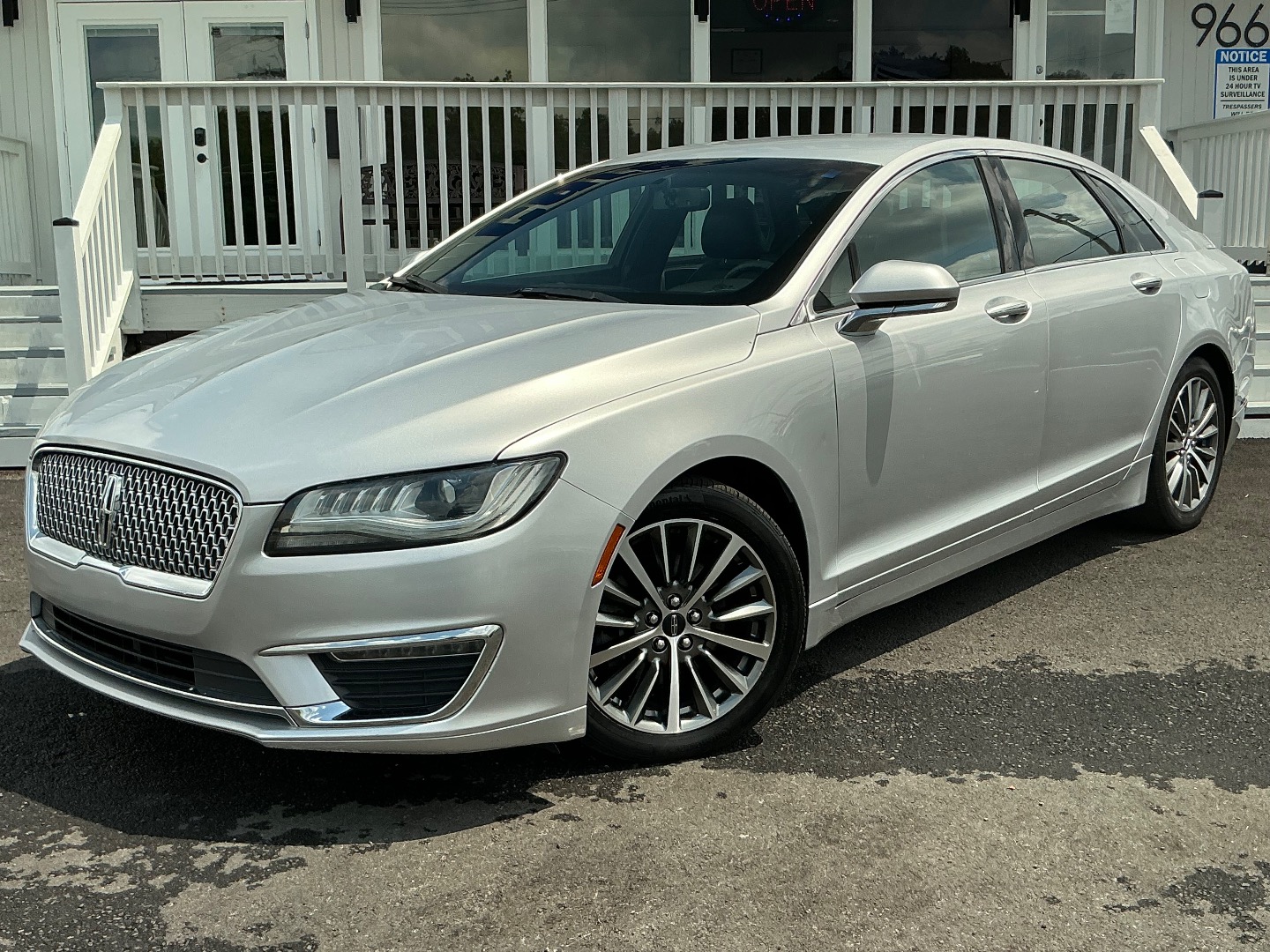 2017 Lincoln MKZ Premiere's photo