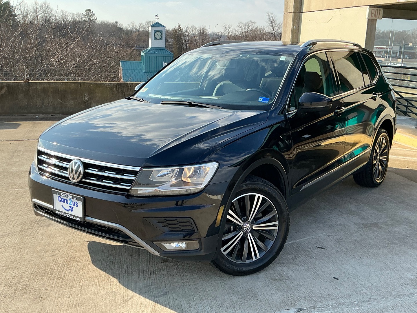 2018 Volkswagen Tiguan SEL's photo
