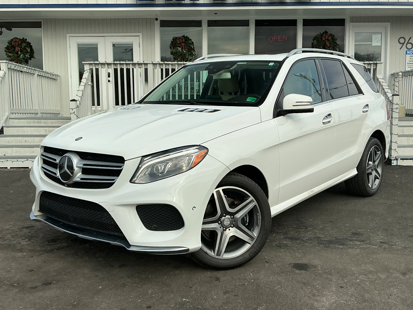 2016 Mercedes-Benz GLE-Class GLE350's photo