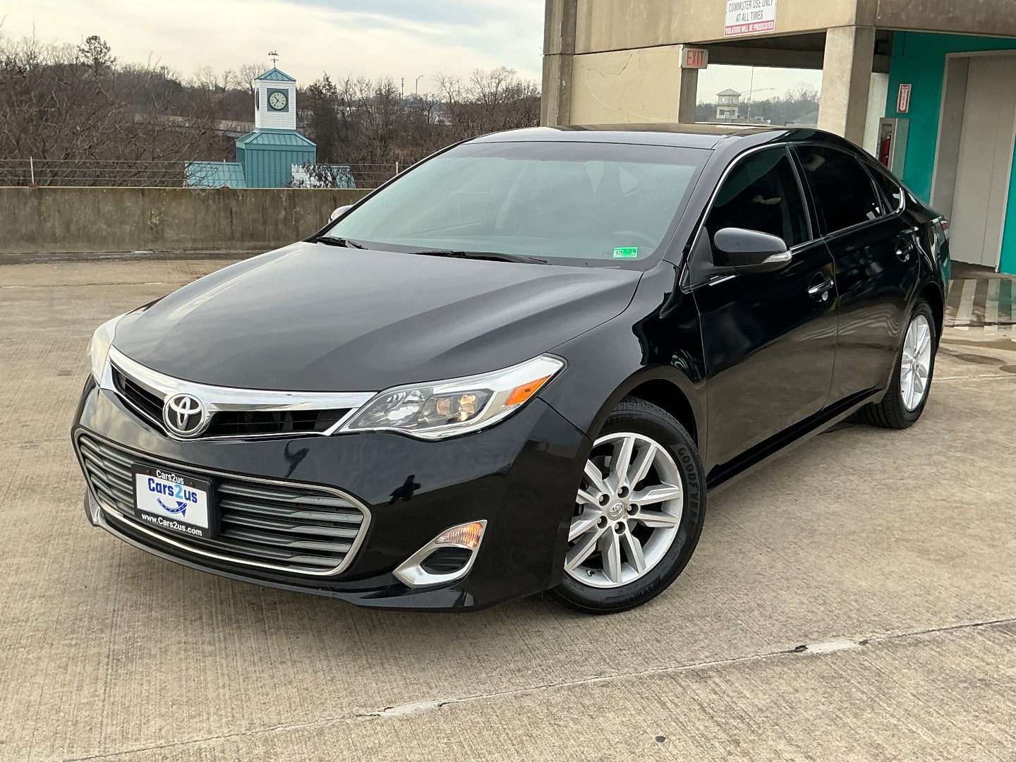2015 Toyota Avalon XLE's photo