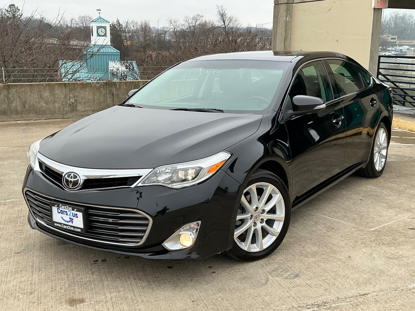 2013 Toyota Avalon XLE Premium's photo