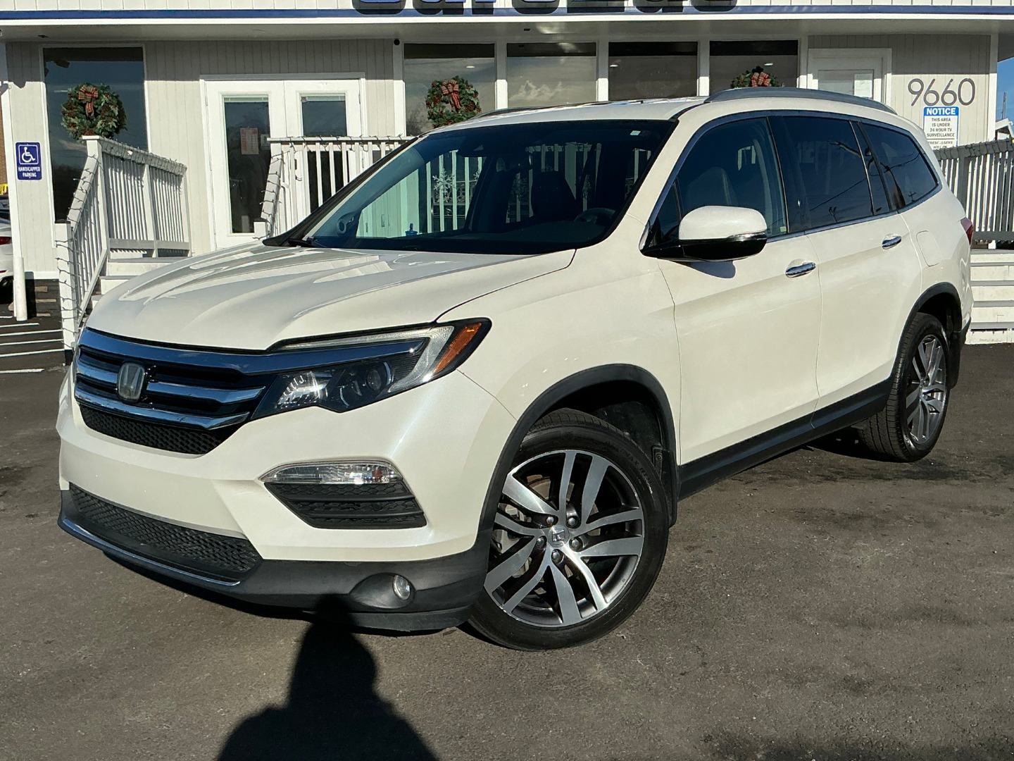 2017 Honda Pilot Touring's photo