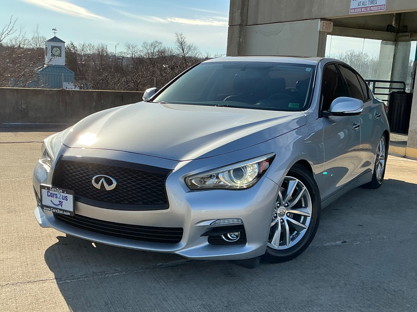 2015 INFINITI Q50 Premium's photo