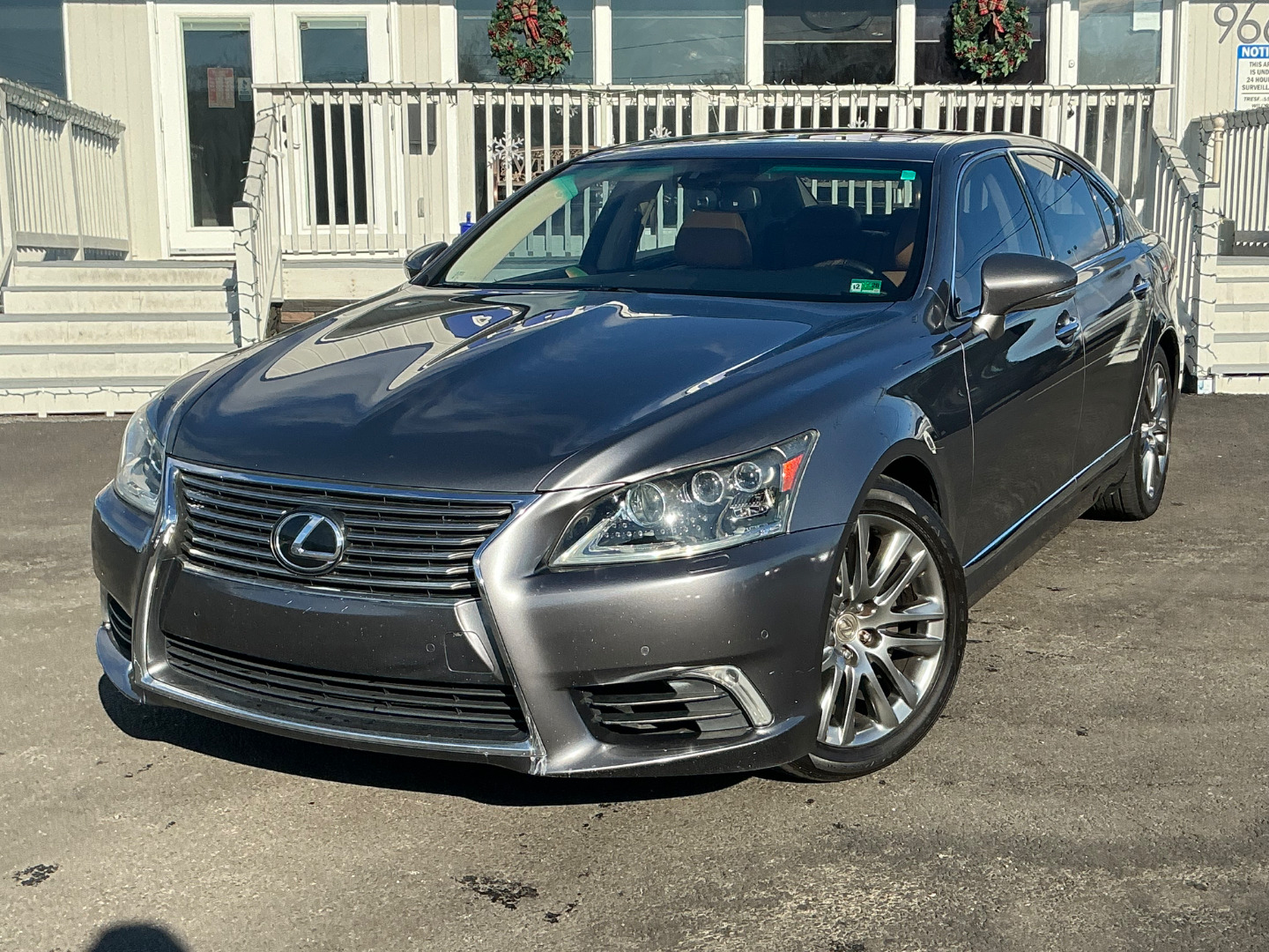 2013 Lexus LS L's photo
