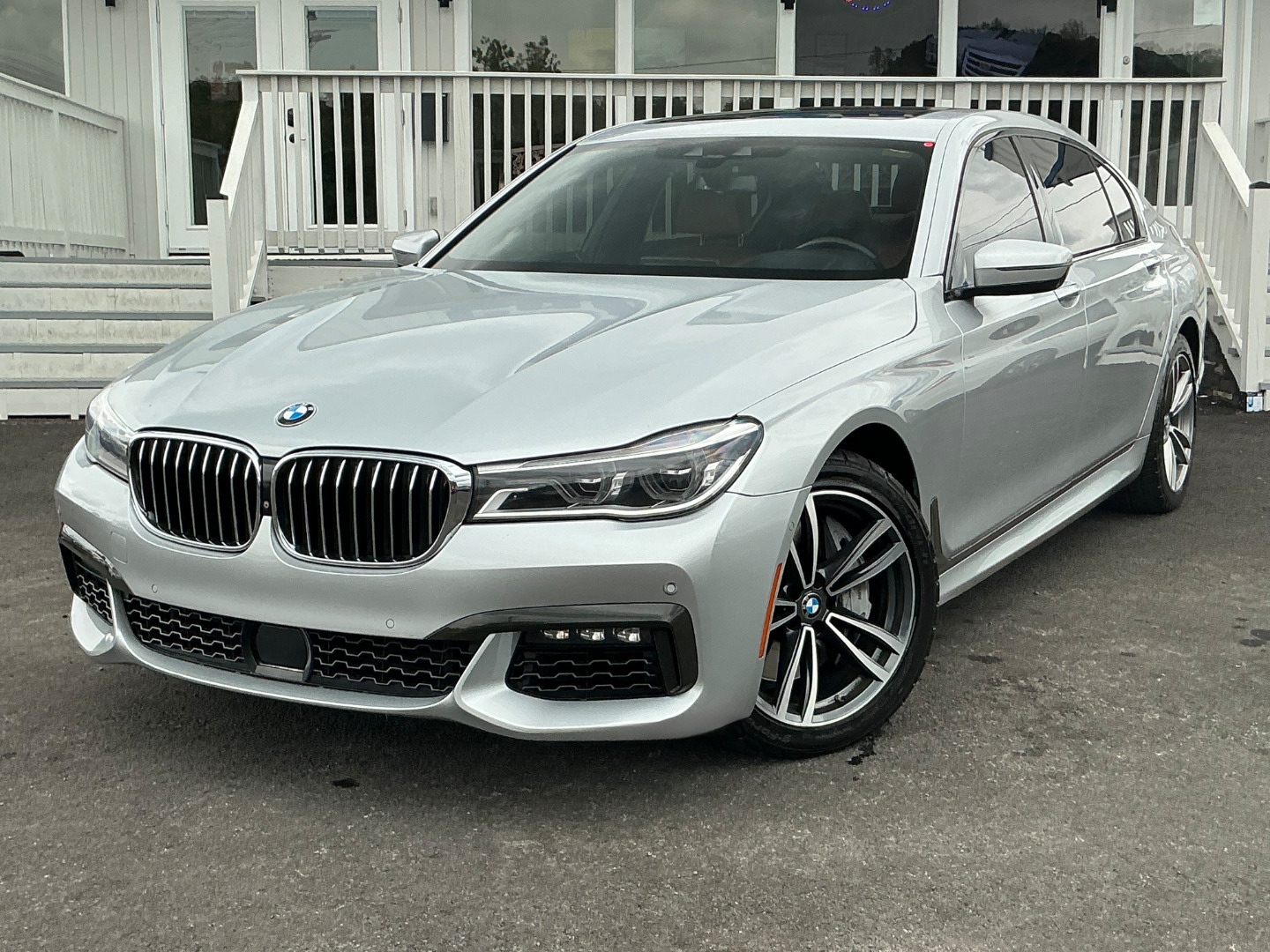 2019 BMW 7 Series 750i's photo