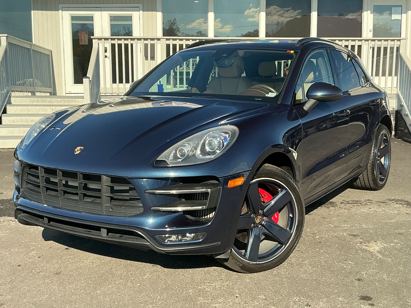2016 Porsche Macan Turbo's photo
