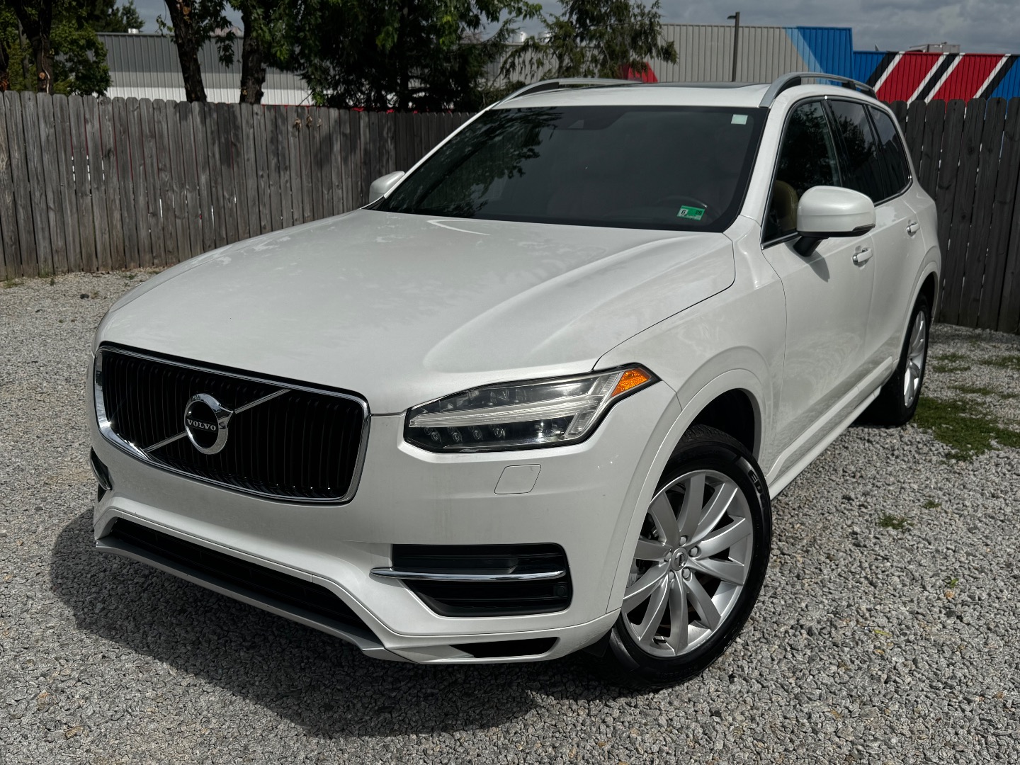 2018 Volvo XC90 Momentum's photo