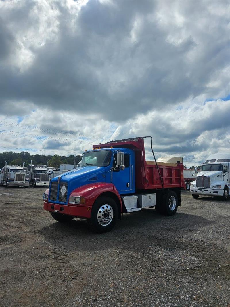 2004 KENWORTH T300 