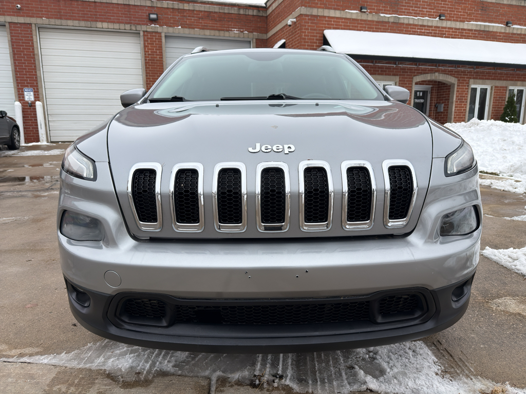2014 Jeep Cherokee Latitude photo 2