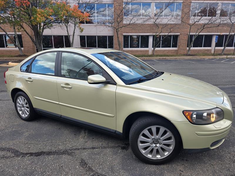 2004 VOLVO S40 