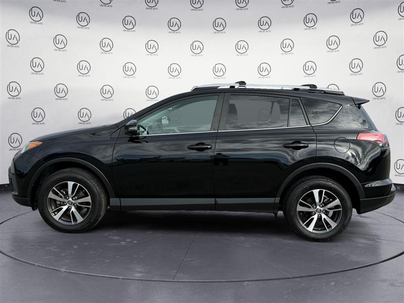 2016 Toyota RAV4 XLE photo 2