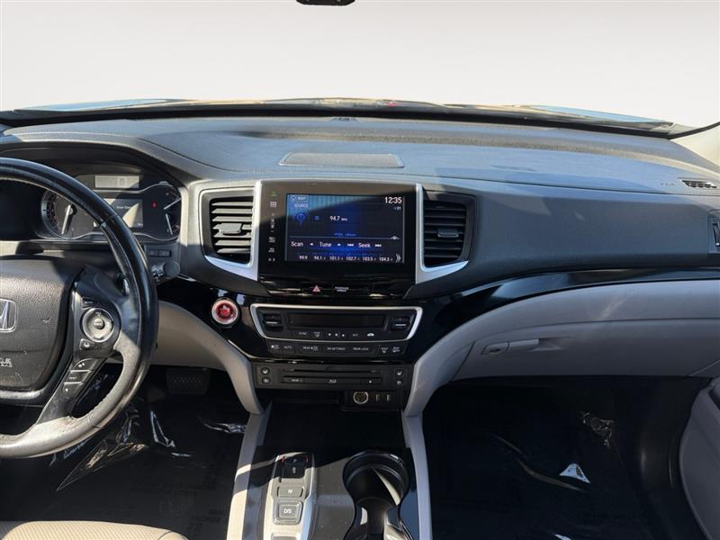 2016 Honda Pilot Elite photo 11