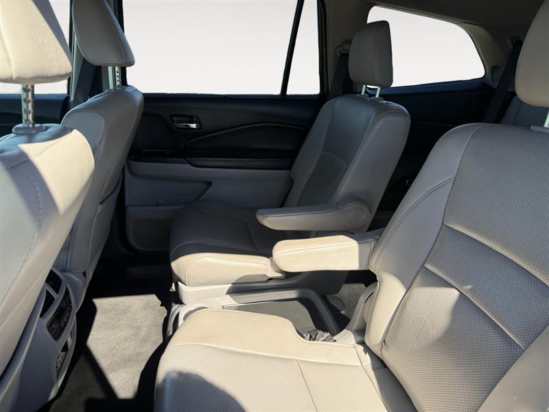 2016 Honda Pilot Elite photo 13