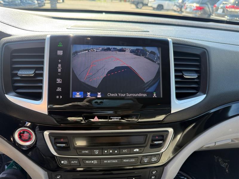 2016 Honda Pilot Elite photo 18