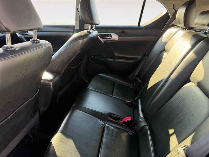 2013 Lexus CT 200h photo 12