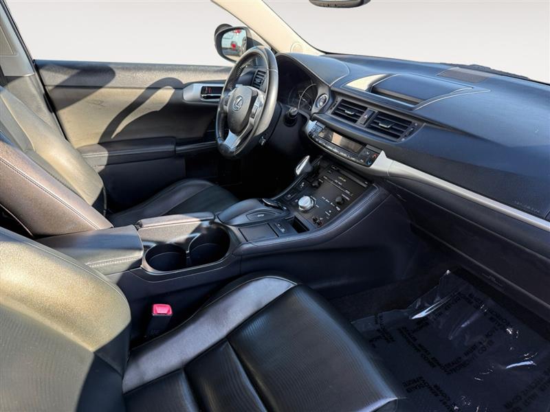 2013 Lexus CT 200h photo 17