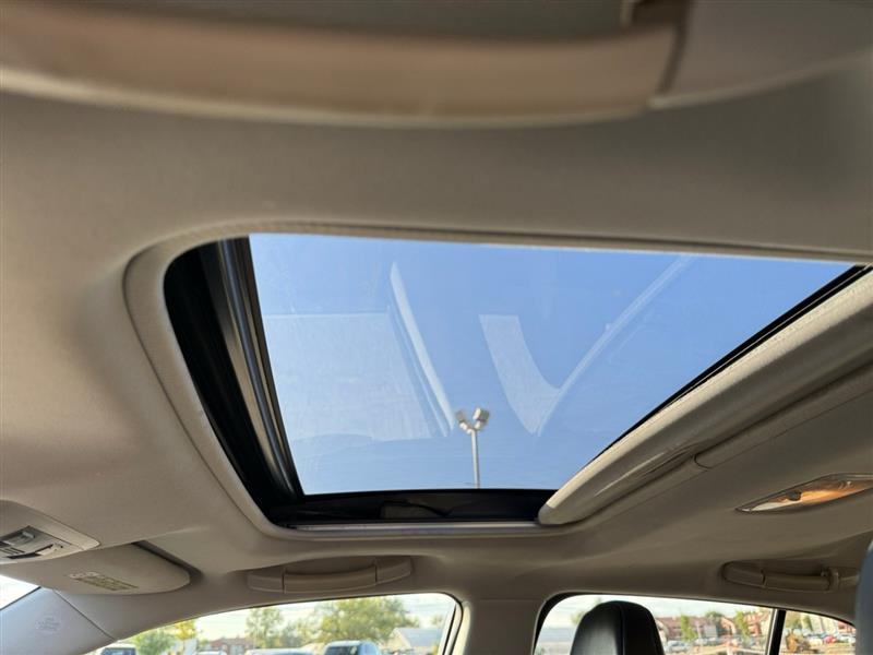 2013 Lexus CT 200h photo 16