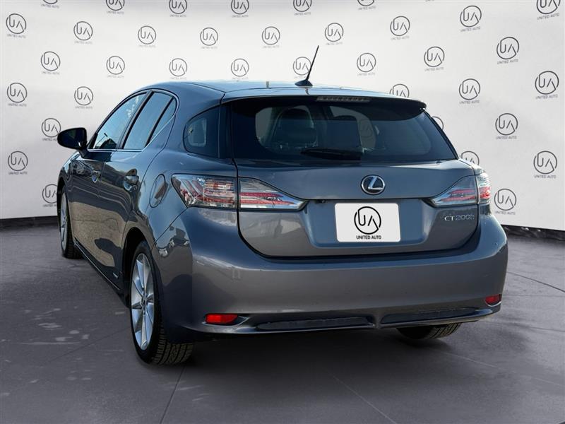 2013 Lexus CT 200h photo 3