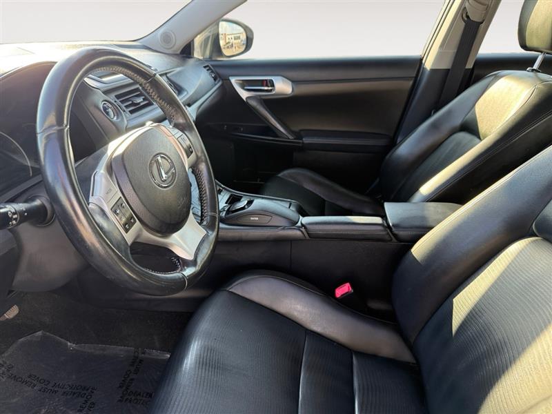 2013 Lexus CT 200h photo 8