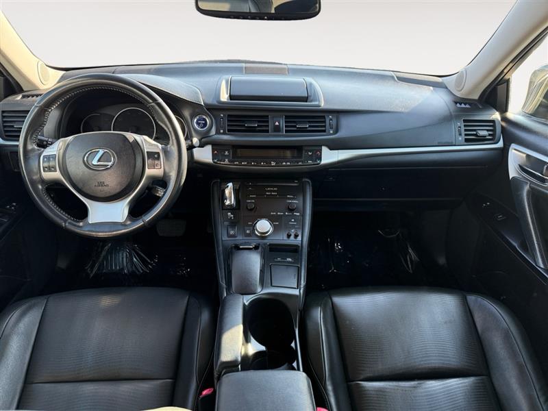 2013 Lexus CT 200h photo 9