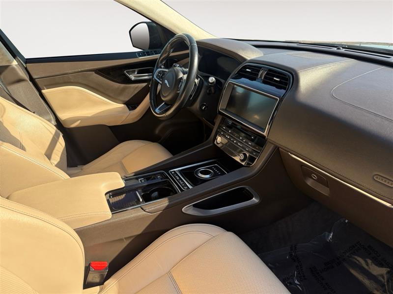 2019 Jaguar F-PACE Prestige photo 14