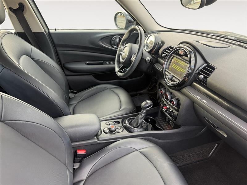 2017 Mini Clubman Base photo 15