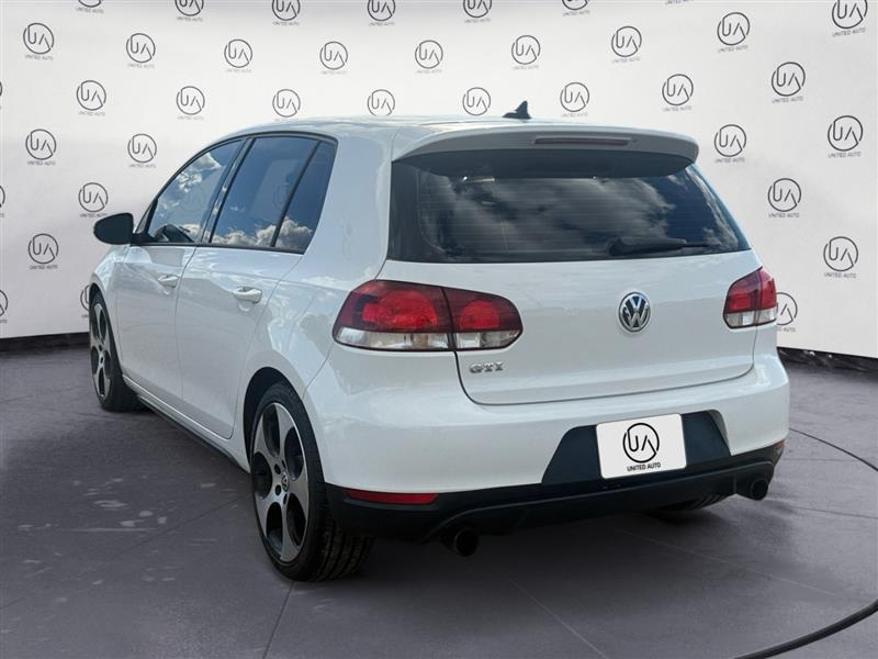2013 Volkswagen Golf GTI photo 2