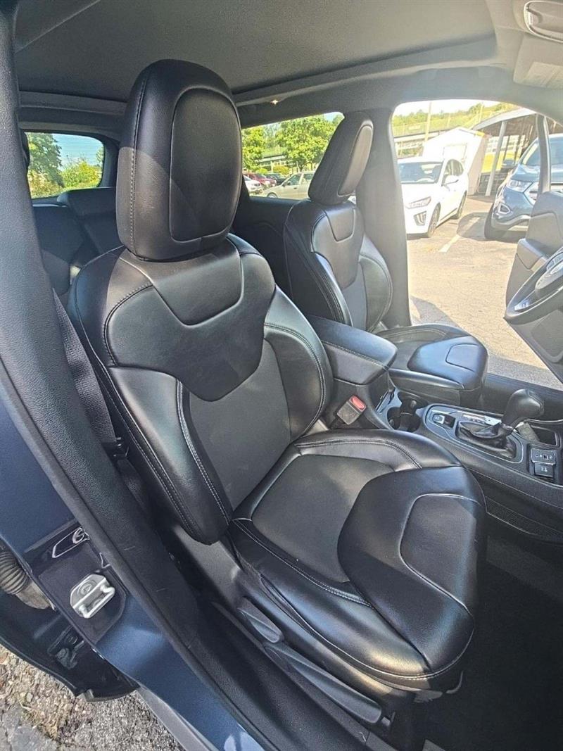 2020 Jeep Cherokee Latitude photo 12