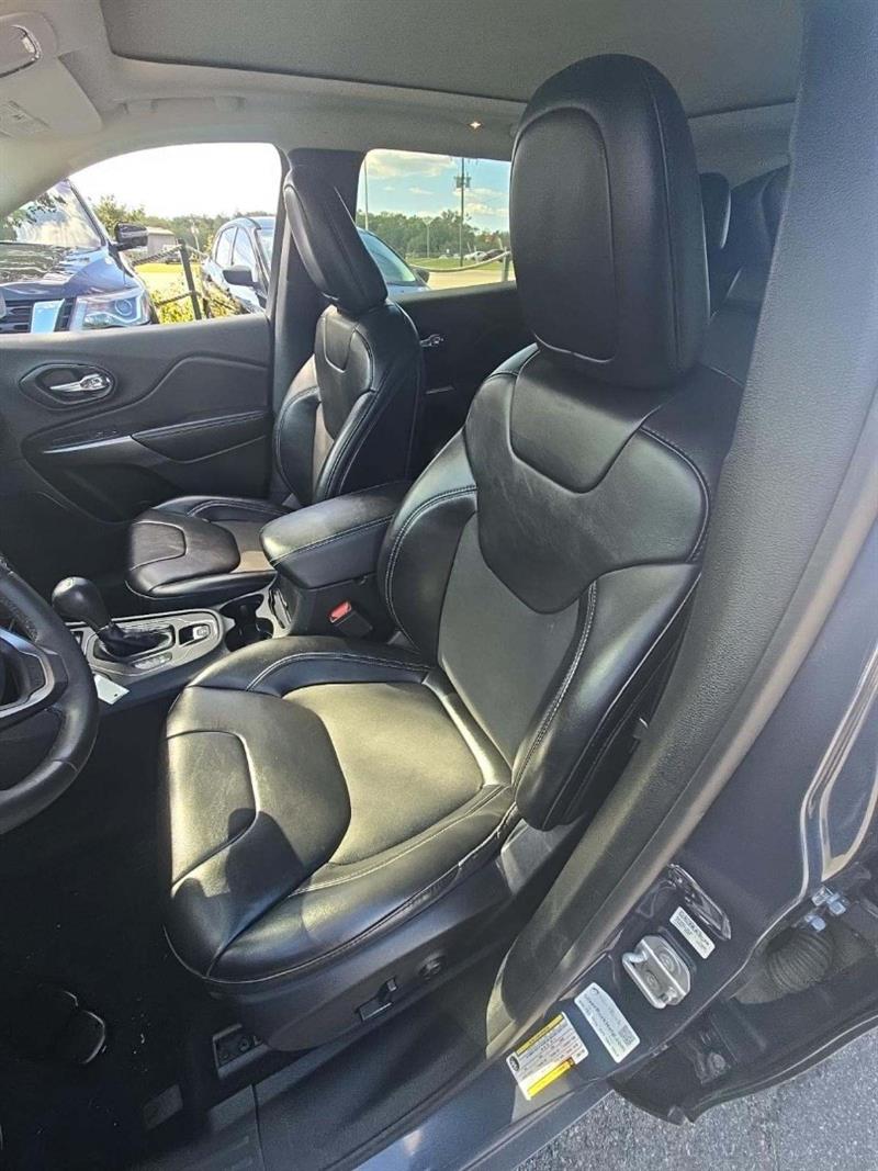 2020 Jeep Cherokee Latitude photo 5