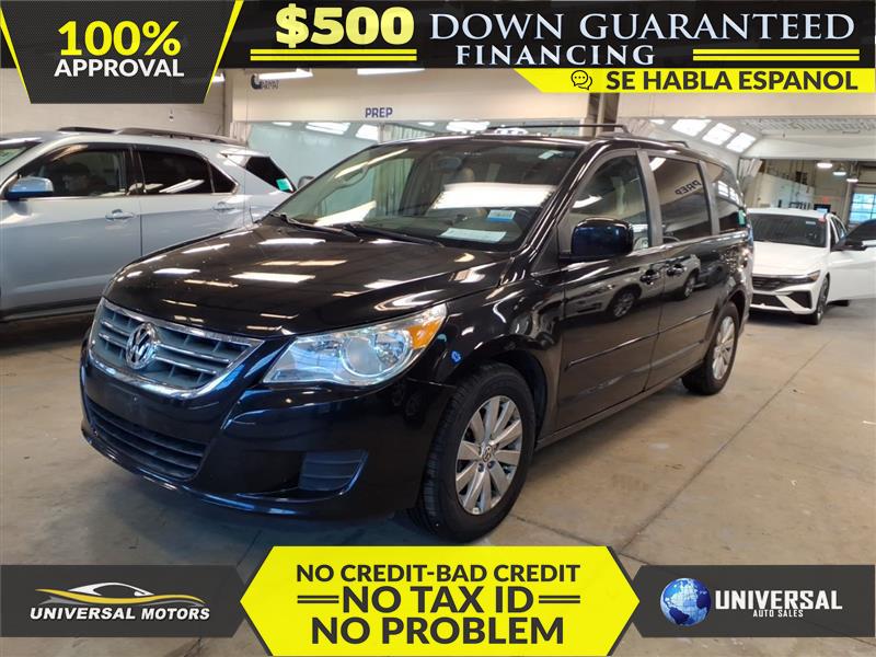 2012 Volkswagen Routan SEL's photo