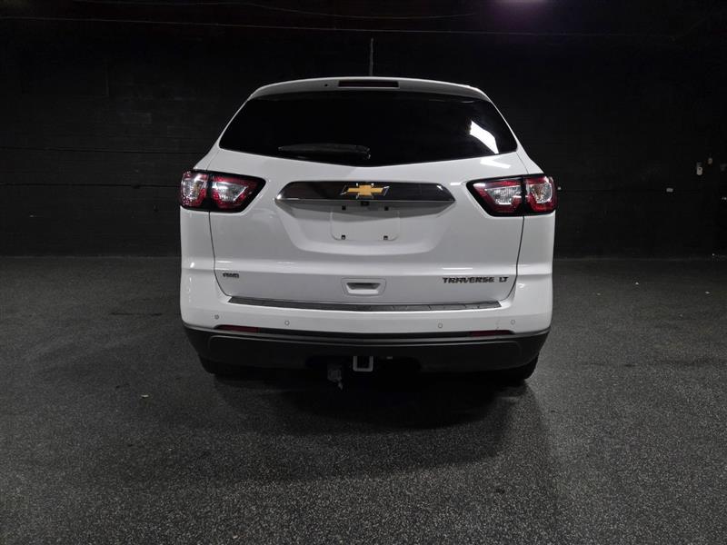 2016 Chevrolet Traverse 2LT photo 3