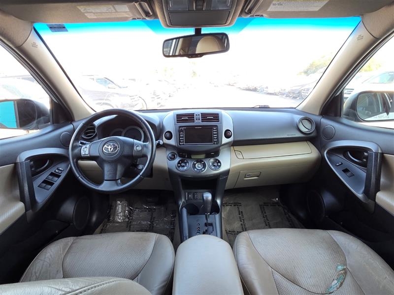 2011 Toyota RAV4 Limited photo 8