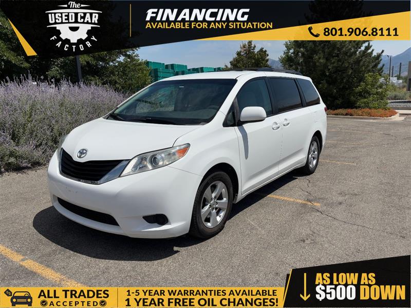 2011 TOYOTA SIENNA LE