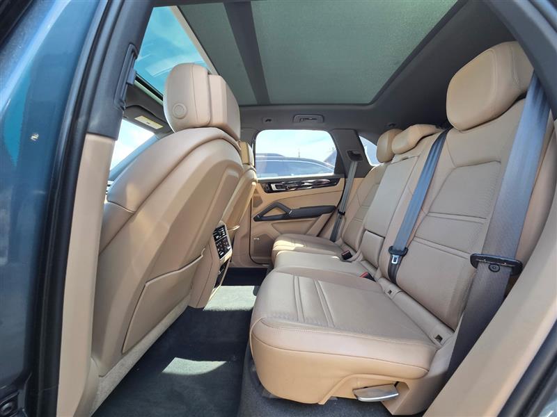 2019 Porsche Cayenne S photo 11