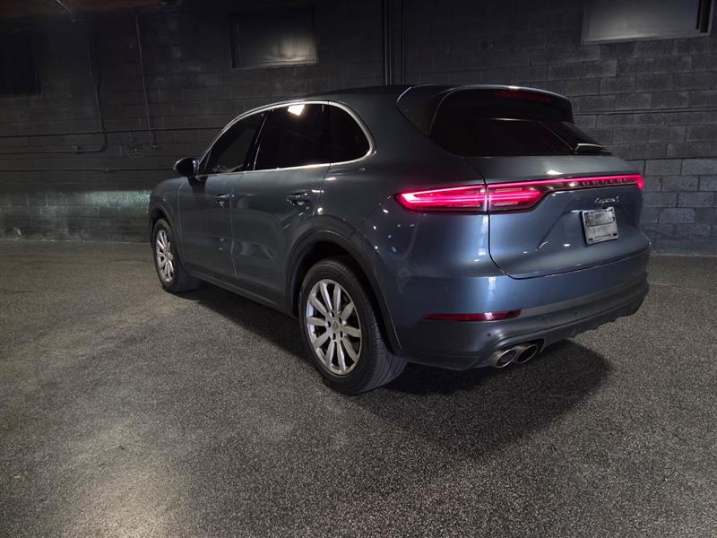 2019 Porsche Cayenne S photo 3