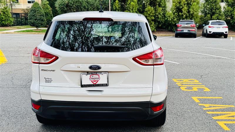 2013 Ford Escape S photo 9