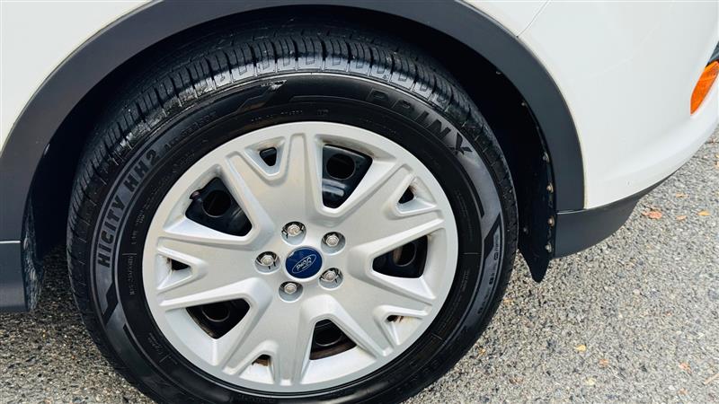 2013 Ford Escape S photo 17