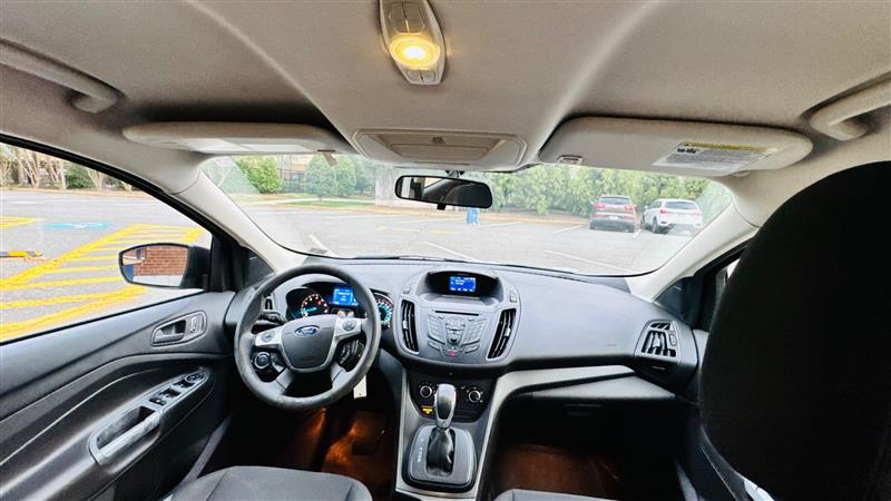 2013 Ford Escape S photo 23