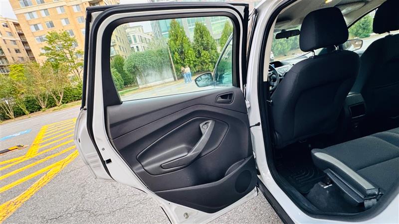 2013 Ford Escape S photo 25