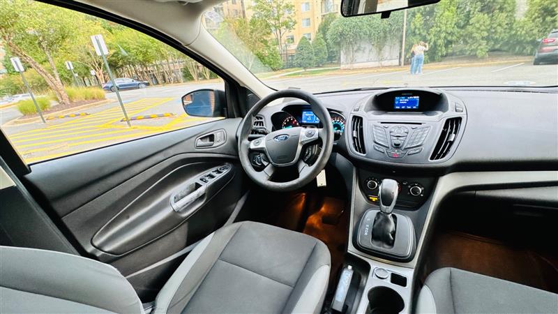 2013 Ford Escape S photo 26