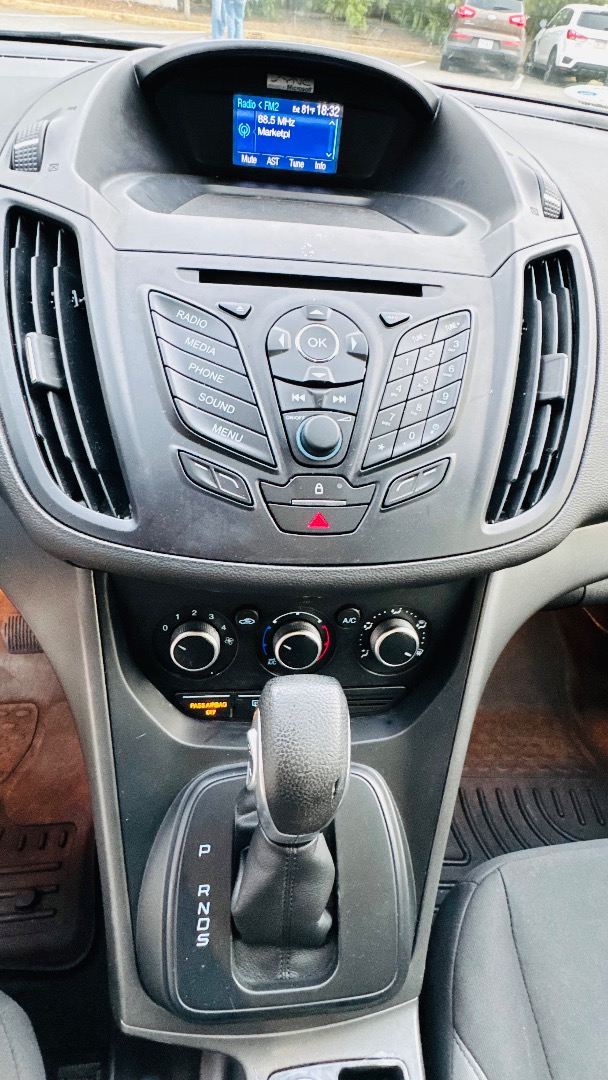 2013 Ford Escape S photo 30