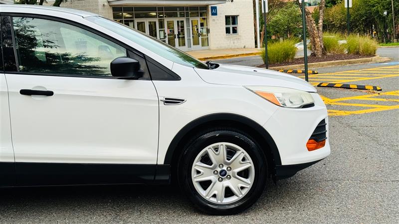 2013 Ford Escape S photo 5
